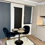 Apartment Noble Saturn